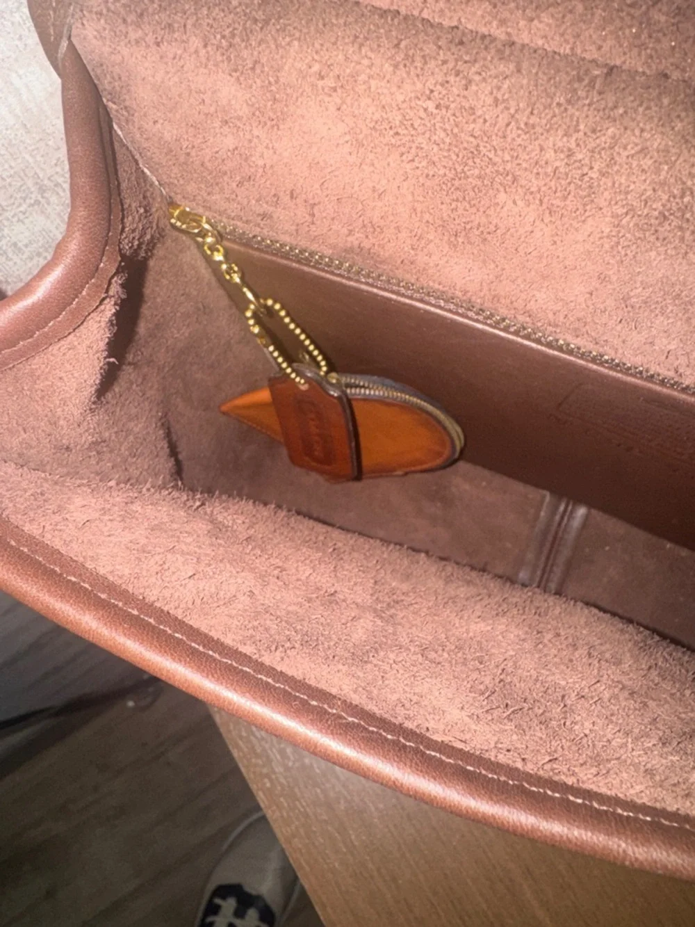 Classic Coach Willis Bag (Style #9927) Vintage - Make that Offer! It Still New! - Picture 3 of 14